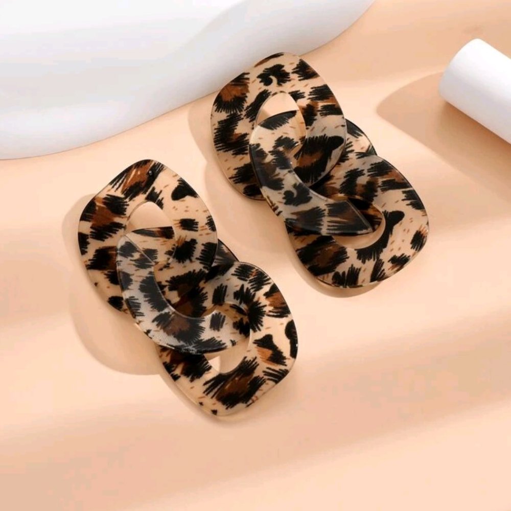 Leopard Chain Earri5ngEarrings